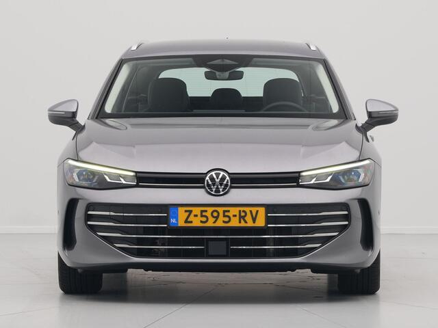 Volkswagen PASSAT Variant 1.5 eTSI 150pk DSG Business Trekhaak Navigatie Camera Massage Android/Carplay