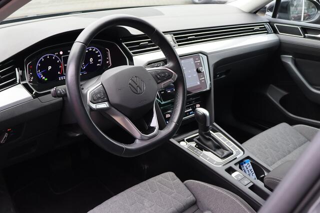 Volkswagen PASSAT Variant 1.5 TSI Automaat Business | Virtual Cockpit | ACC | Camera | Origineel NL |