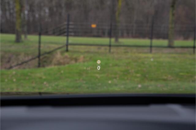 Volkswagen PASSAT Variant 1.5 eTSI Elegance Business , Adap. cruise, Stoel/stuurverwarming, Head-up display,