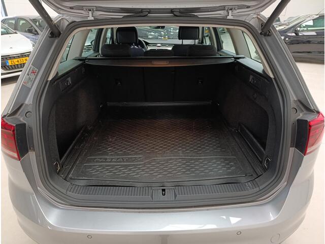 Volkswagen PASSAT Variant 1.5 TSI Business Ecc | Pdc | virual cockpit | Trekhaak