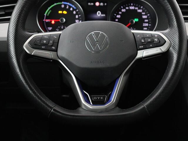 Volkswagen PASSAT 1.4 TSI PHEV GTE | Stoelverwarming | Camera | Carplay | Navigatie | Matrix LED | Adaptive cruise | Climate control | Bluetooth | Parkeerhulp | Plug In