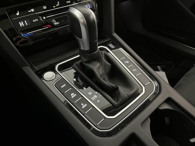 Volkswagen PASSAT Variant 1.4 TSI PHEV GTE / AUTOMAAT/ PANO/ TREKHAAK/ MEMORY SEAT/ ERGO COMFORT/ STUUR+STOELVERWARM./ PARK.SENSOR.V+A/ CAMERA/ ELEK.KLEP/ KEYLESS/ DODEHOEK/ HEAD-UP/ ACC/ APP-CONNECT/ DAB/ NAVI/ LED/ ISOFIX/ 18'' LMV