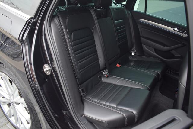 Volkswagen PASSAT 1.4 TSI 150pk DSG R-line | Pano | Leer | Virtual | Trekhaak | 19"