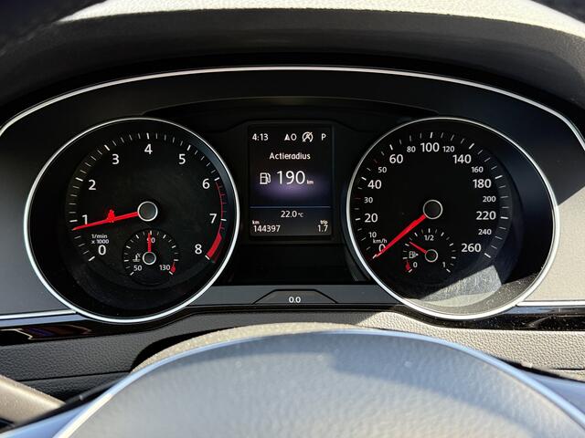 Volkswagen PASSAT BWJ 2017 | 1.8TSI 180PK Highline AUTOMAAT | TREKHAAK | STOEL&STUUR VERW | VERW ACHTERBANK | ADAPT. CRUISE | CLIMA | NAVI | PDC | LMV | MULTIFUNCT. STUUR