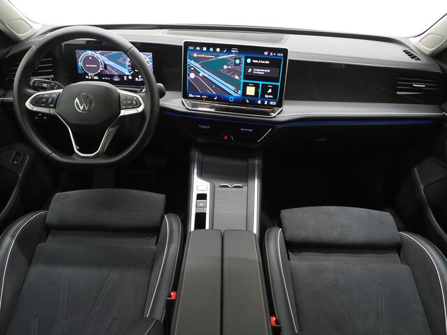 Volkswagen PASSAT Variant 1.5 eHybrid 204PK | Massage | Trekhaak | HUD | Camera | Adaptive Cruise | Sfeerlicht | Carplay