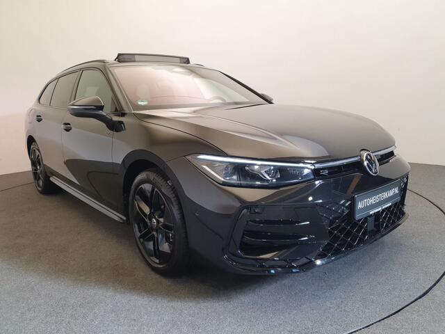 Volkswagen PASSAT Variant 1.5 eHybrid 272pk DSG/AUT R-Line Wegklapbare trekhaak, Panoramadak, 360 camera