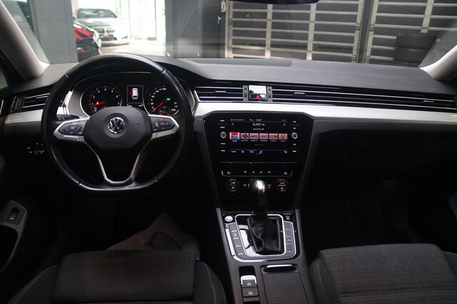 Volkswagen PASSAT Variant 1.5 TSI LED-CARPLAY-TREKHAAK-KEYLESS
