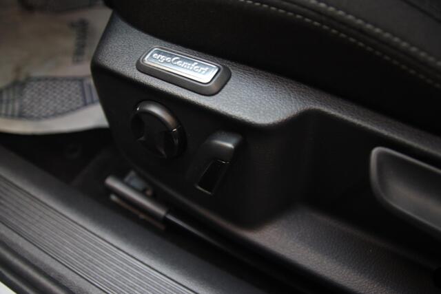 Volkswagen PASSAT Variant 1.5 TSI LED-CARPLAY-TREKHAAK-KEYLESS