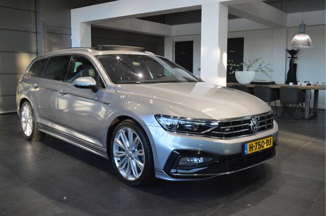 Volkswagen PASSAT Variant 1.5 TSI 2X R-LINE navi leer pano trekhaak 19 inch !!