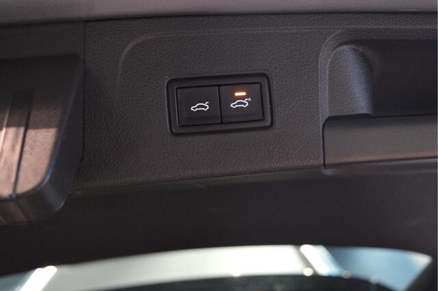 Volkswagen PASSAT Variant 1.5 TSI 2X R-LINE navi leer pano trekhaak 19 inch !!