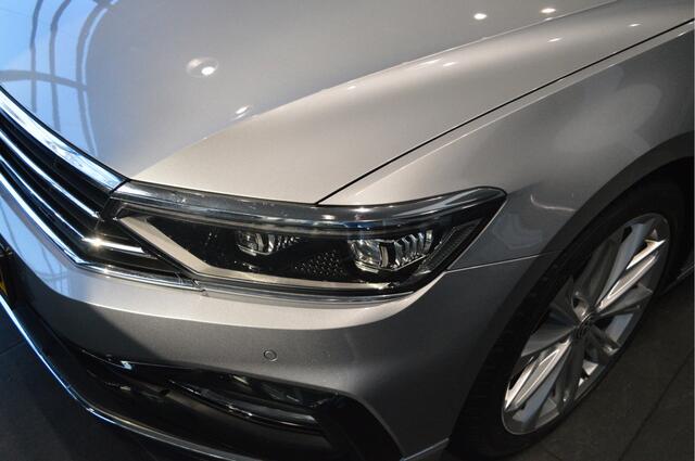 Volkswagen PASSAT Variant 1.5 TSI 2X R-LINE navi leer pano trekhaak 19 inch !!