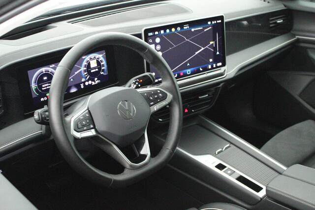 Volkswagen PASSAT Variant 1.5 204pk eHybrid Business Trekhaak Camera Stoelverwarming Massage Virtual Cockpit Led Navigatie