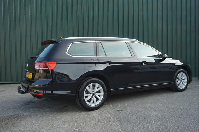 Volkswagen PASSAT Variant 1.5 TSI Business Automaat 150pk + Trekhaak/ Keyless/ Camera/ LED/ NL-auto/ Garantie!