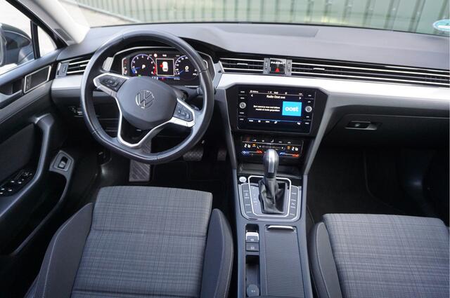Volkswagen PASSAT Variant 1.5 TSI Business Automaat 150pk + Trekhaak/ Keyless/ Camera/ LED/ NL-auto/ Garantie!
