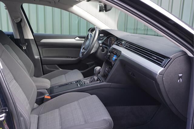 Volkswagen PASSAT Variant 1.5 TSI Business Automaat 150pk + Trekhaak/ Keyless/ Camera/ LED/ NL-auto/ Garantie!