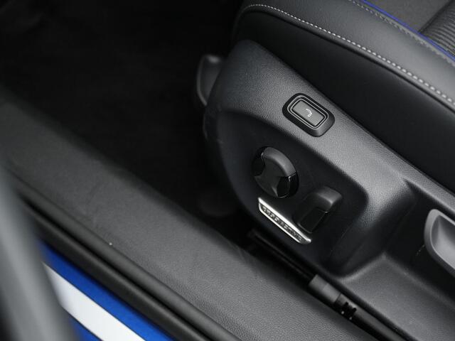 Volkswagen PASSAT Variant 1.5 eHybrid 272 pk R-Line | Panoramadak | Trekhaak | Adaptief onderstel | Head-up display | IQ Light