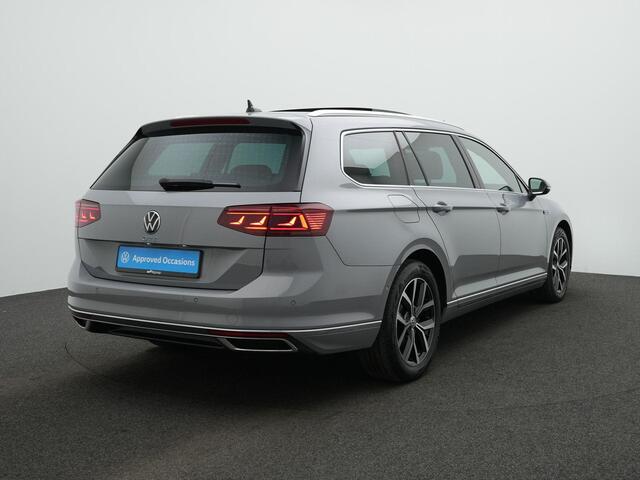 Volkswagen PASSAT 1.4 TSI PHEV 218 pk GTE | Panoramadak | Trekhaak | Discover Pro | Adaptief onderstel | IQ Light |