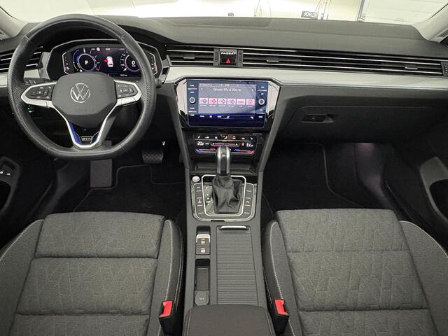 Volkswagen PASSAT Variant 1.4 TSI PHEV GTE Business | SCHUIF-KANTEL | ACC | STOELVERW. | CAMERA |