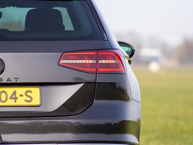 Volkswagen PASSAT Variant 1.4 TSI Highline Business R ACC LED Eibach Virtual cockpit