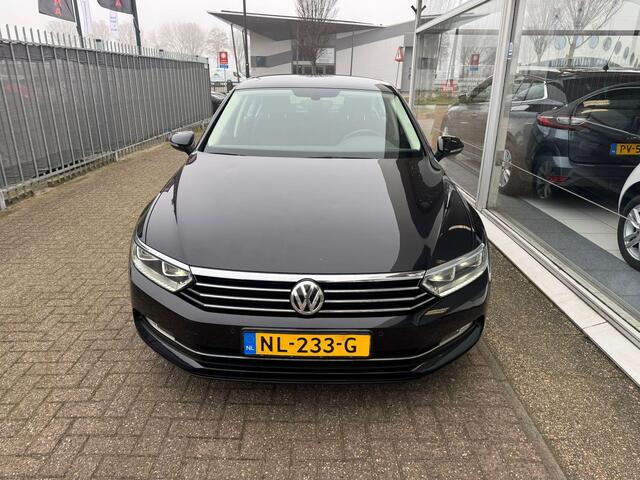 Volkswagen PASSAT 1.6 TDI Comfortline | 1e eigenaar | Automaat | Navigatie | Cruise control | Elektrische ramen | Airco | Trekhaak | APK tot 04-04-2027 | NAP |