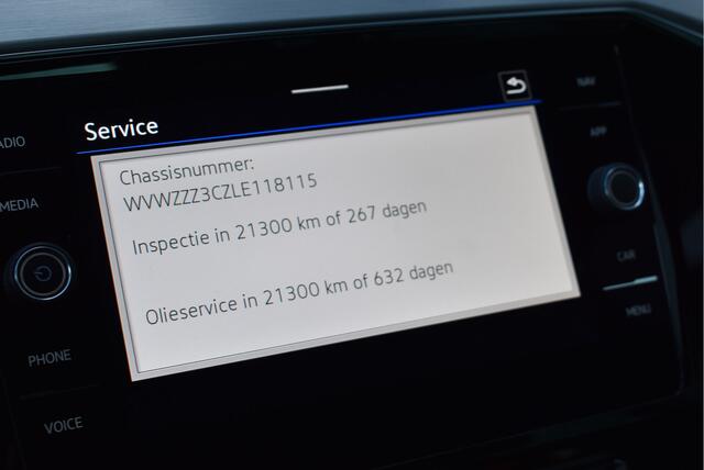 Volkswagen PASSAT Variant 1.5 TSI R-line Business Matrix LED, Elek. trekhaak, Adaptive cruise, Camera, Massage