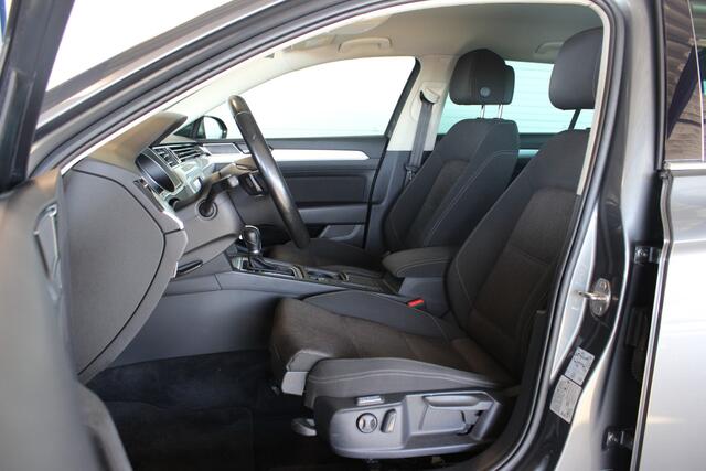 Volkswagen PASSAT Variant 1.4 TSI ACT Comfortline LED Matrix | Cruise | Navi | Bluetooth | Clima | 19" LMV | Privacy glass | PDC V+A