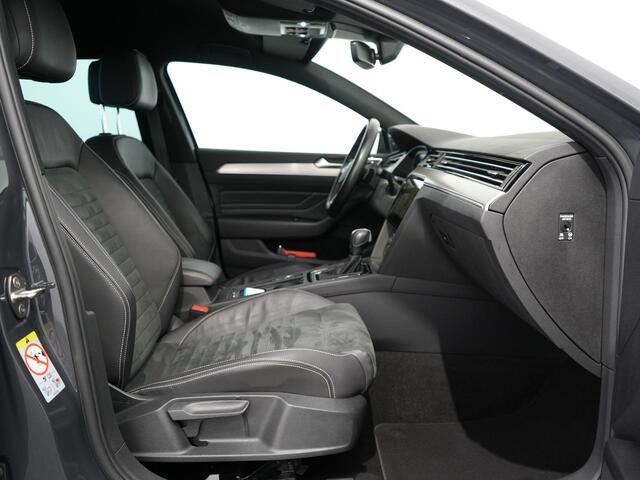 Volkswagen PASSAT Variant 1.5 TSI R-Line Business + | Carplay | IQ Matrix | Trekhaak | Camera |
