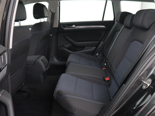 Volkswagen PASSAT 1.4 TSI PHEV GTE | Stoelverwarming | Adaptive cruise | Carplay | Navigatie | 18'' | Matrix LED | Parkeerhulp | Bluetooth | Plug In