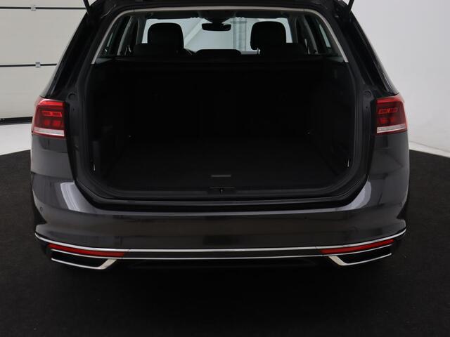 Volkswagen PASSAT 1.4 TSI PHEV GTE | Stoelverwarming | Adaptive cruise | Carplay | Navigatie | 18'' | Matrix LED | Parkeerhulp | Bluetooth | Plug In