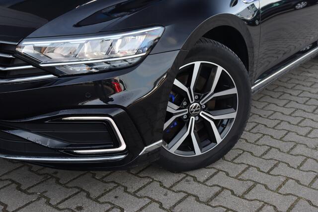 Volkswagen PASSAT Variant 1.4 TSI PHEV GTE | Trekhaak | Leder | Camera |