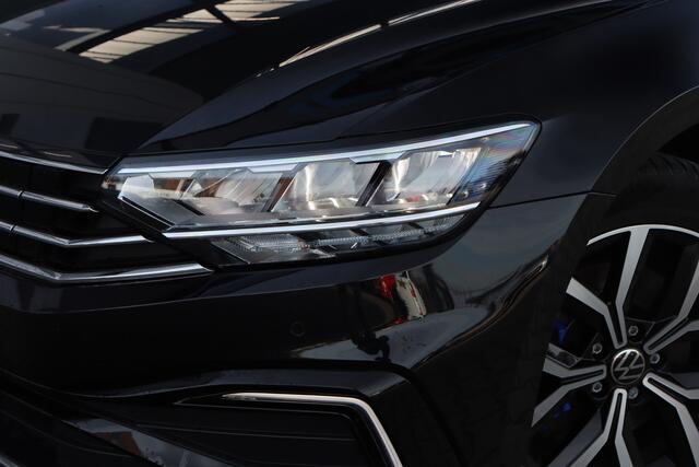 Volkswagen PASSAT Variant 1.4 TSI PHEV GTE | Trekhaak | Leder | Camera |