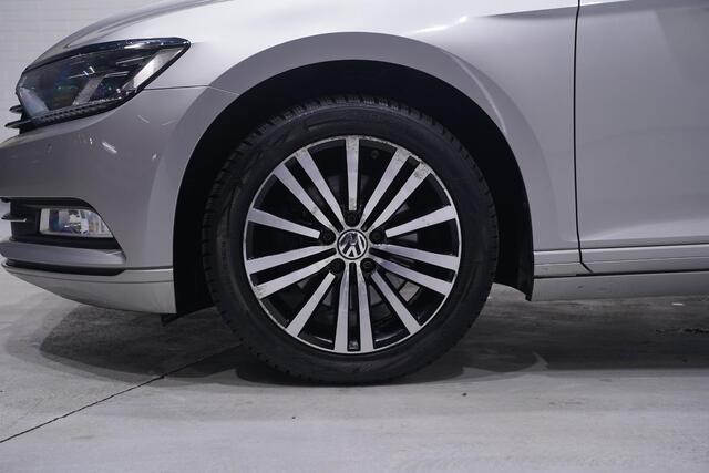 Volkswagen PASSAT Variant 1.4 TSI ACT Comfortline Business Navi Clima Panodak Virtual cockpit Adaptive cruise Pdc