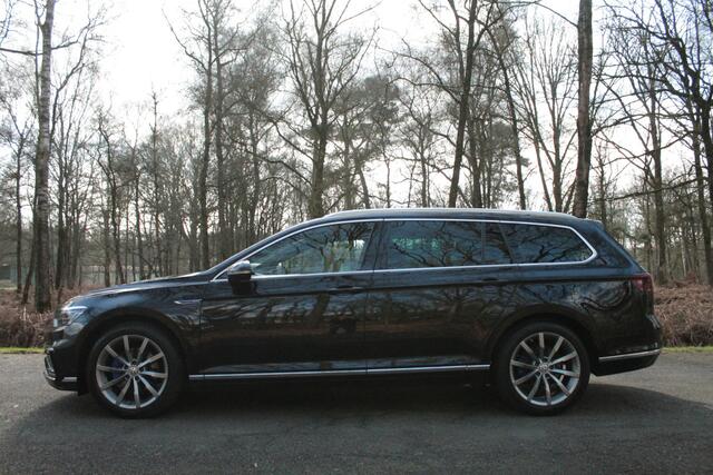 Volkswagen PASSAT Variant 1.4 TSI PHEV GTE Business | Pano | Trekhaak | IQ Light