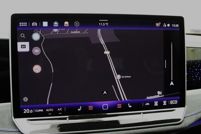 Volkswagen PASSAT Variant 1.5 eHybrid R-Line 272 PK PHEV, Panoramadak, Trekhaak, Black-Style, Head-Up, Massage