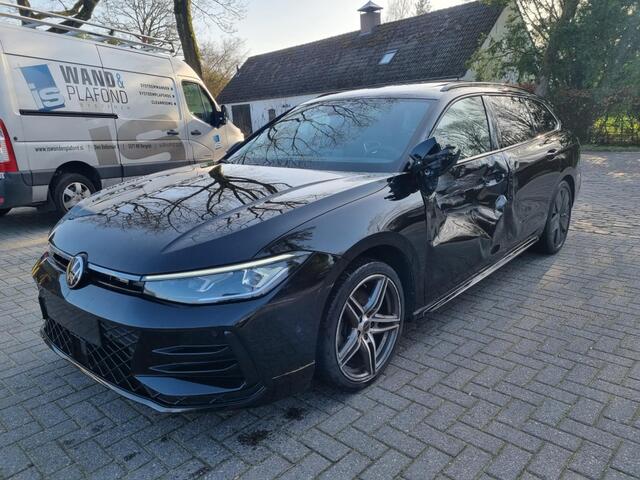 Volkswagen PASSAT Variant 1.5 eTSI DSG R-Line Pano Stoelverw Led