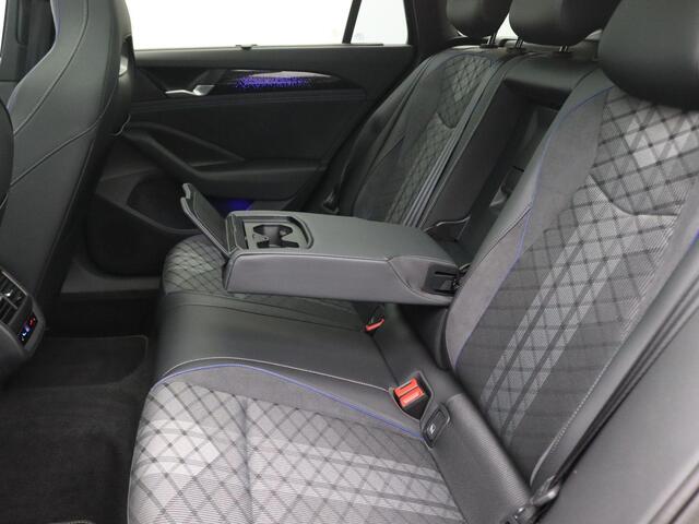 Volkswagen PASSAT Variant 1.5 eHybrid R-Line Edition 272PK DSG SOH 100%, Pano-Schuifdak, Trekhaak, Black Style, Head-Up Display, Leder, Memorystoel, Keyless, Elektr. Achterklep, 18" LM Velgen