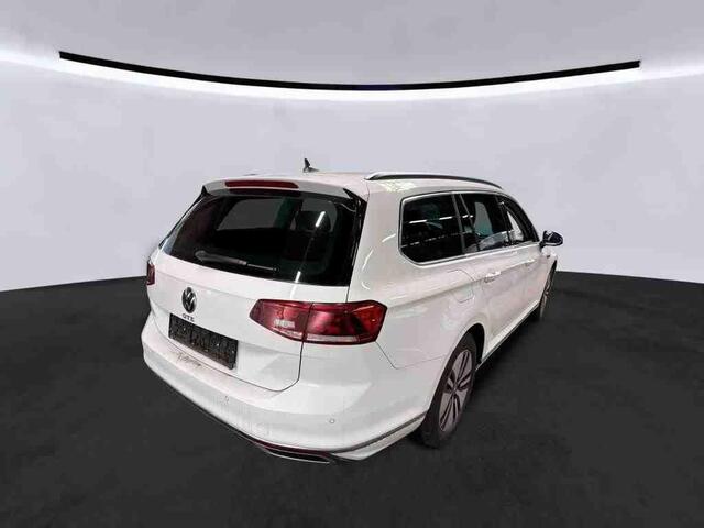 Volkswagen PASSAT Variant GTE 1.4 TSI PHEV 218PK | Panodak | Vol Leer | Keyless | Camera | Getint Glas | Klasse 3 | Trekhaak |