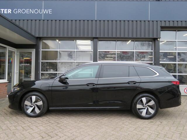 Volkswagen PASSAT 1.5 eHybrid 204pk Elegance / Trekhaak / Head up / Stoel en stuurverw. / IQ Light / FABRIEKS garantie