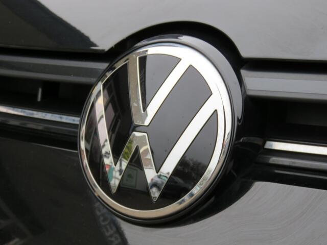 Volkswagen PASSAT 1.5 eHybrid 204pk Elegance / Trekhaak / Head up / Stoel en stuurverw. / IQ Light / FABRIEKS garantie