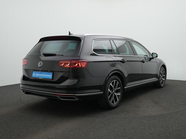 Volkswagen PASSAT Variant 1.4 TSI 218 pk DSG GTE | Trekhaak | Discover Pro | Adaptief onderstel | Achteruitrijcamera | Stoelverwarming