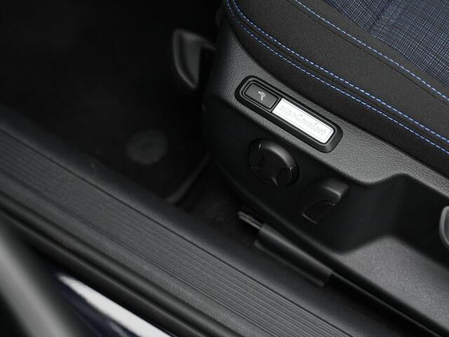 Volkswagen PASSAT Variant 1.4 TSI 218 pk DSG GTE | Trekhaak | Discover Pro | Adaptief onderstel | Achteruitrijcamera | Stoelverwarming