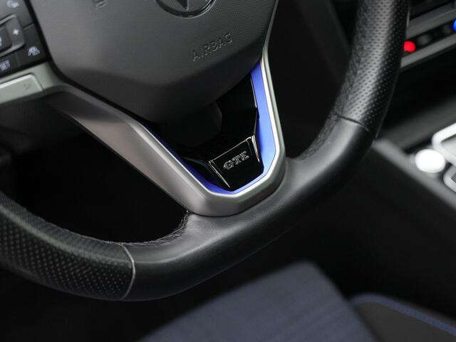 Volkswagen PASSAT Variant 1.4 TSI 218 pk DSG GTE | Trekhaak | Discover Pro | Adaptief onderstel | Achteruitrijcamera | Stoelverwarming