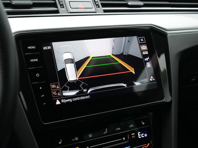 Volkswagen PASSAT Variant 1.4 TSI 218 pk DSG GTE | Trekhaak | Discover Pro | Adaptief onderstel | Achteruitrijcamera | Stoelverwarming