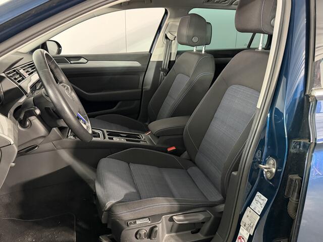 Volkswagen PASSAT Variant 1.4 TSI PHEV GTE / AUTOMAAT/ PANO/ DCC/ PARK.SENSOR.V+A/ 360 CAMERA/ ERGO COMFORT/ ACC/ HEAD-UP/ DODEHOEK/ ELEK.KLEP/ STOELVERWARM./ APP-CONNECT/ NAVI/ CLIMA/ DAB/ LED/ 18'' LMV
