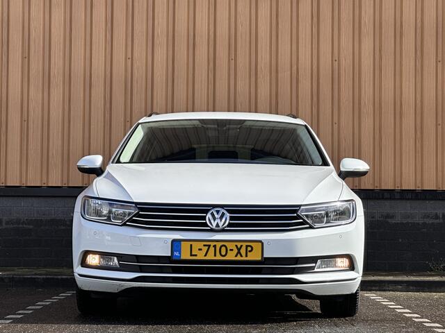 Volkswagen PASSAT Variant 1.4 TSI ACT Highline | Adaptieve Cruise Control | Parkeersensoren | Stoelverwarming | Verwarmbare Spiegels | Bluetooth | Front Assist |