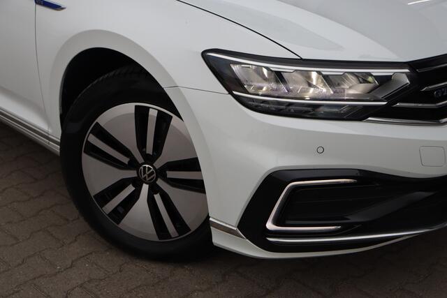 Volkswagen PASSAT Variant 1.4 TSI PHEV GTE | ACC | Camera | Winter Pakket |