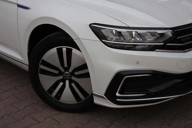 Volkswagen PASSAT Variant 1.4 TSI PHEV GTE | ACC | Camera | Winter Pakket |