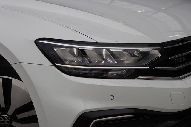 Volkswagen PASSAT Variant 1.4 TSI PHEV GTE | ACC | Camera | Winter Pakket |