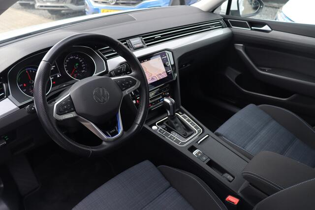 Volkswagen PASSAT Variant 1.4 TSI PHEV GTE | ACC | Camera | Winter Pakket |