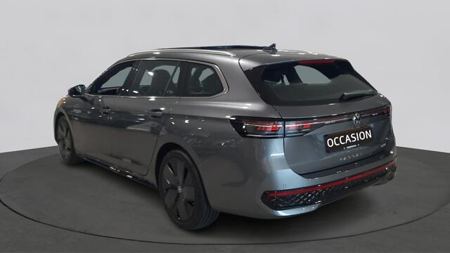 Volkswagen PASSAT Variant 1.5 eTSI R-Line Business | Trekhaak | Panoramadak